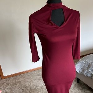Burgundy body con midi dress
